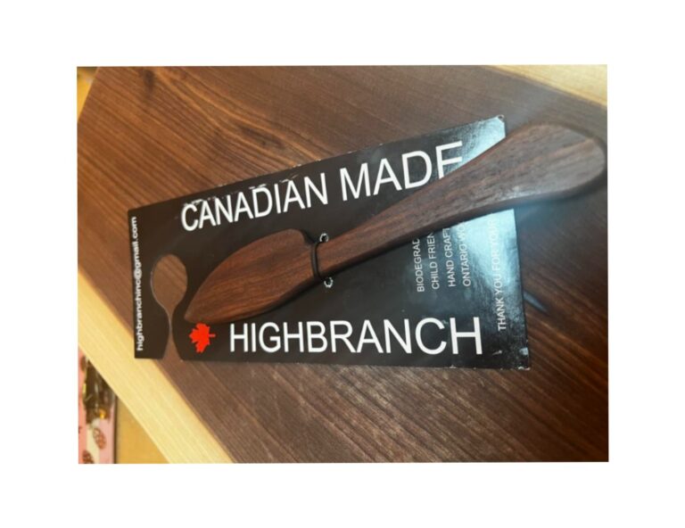 Canadian Maple Cheeseknife in packaging